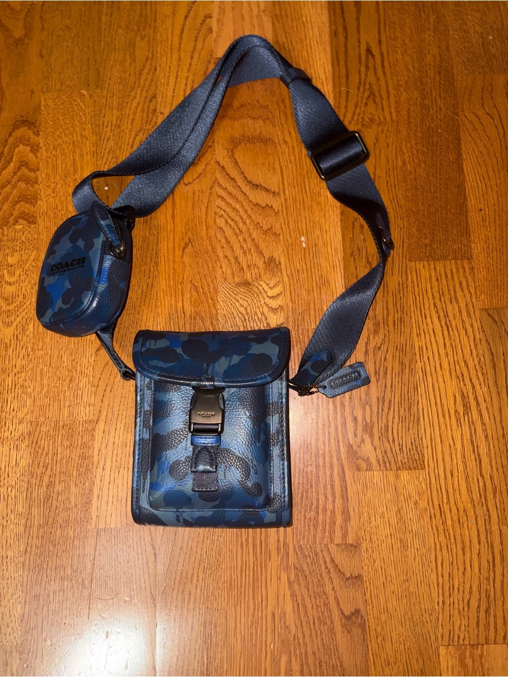 Coach Charter north/south crossbody bag - Picture 3 of 5
